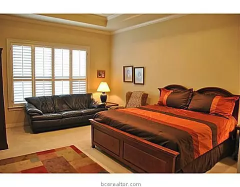 4909 Fairfield Ct, Bryan, TX 77802 photo 11