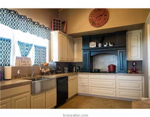 12032 Batson, Normangee, TX 77871 photo 7