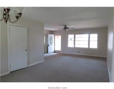 1500 29th E St E, Bryan, TX 77802 photo 4