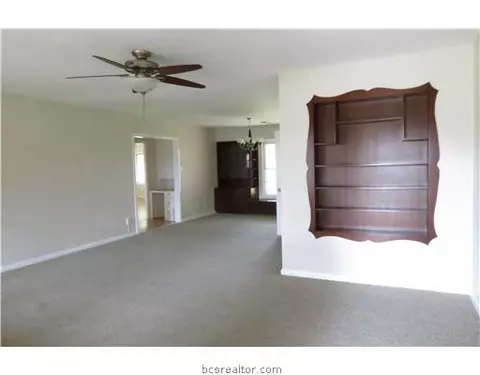 1500 29th E St E, Bryan, TX 77802 photo 2