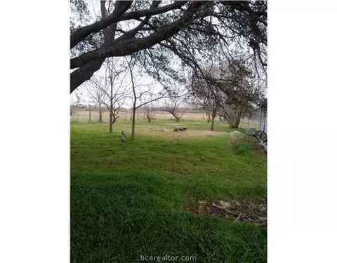 802 Smith, Rockdale, TX 76567 photo 6