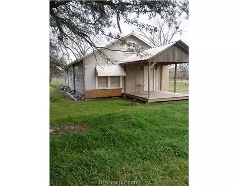 802 Smith, Rockdale, TX 76567 photo 1