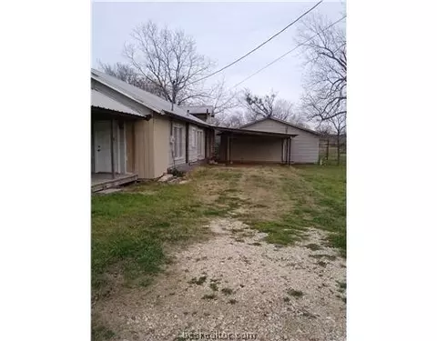 802 Smith, Rockdale, TX 76567 photo 3