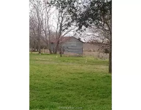 802 Smith, Rockdale, TX 76567 photo 4