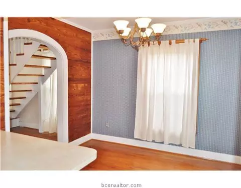 1206 E 28th St, Bryan, TX 77803 photo 6