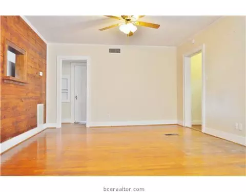 1206 E 28th St, Bryan, TX 77803 photo 2