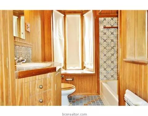 1206 E 28th St, Bryan, TX 77803 photo 8