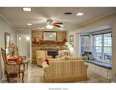 4000 Windowmere St, Bryan, TX 77802 photo 6