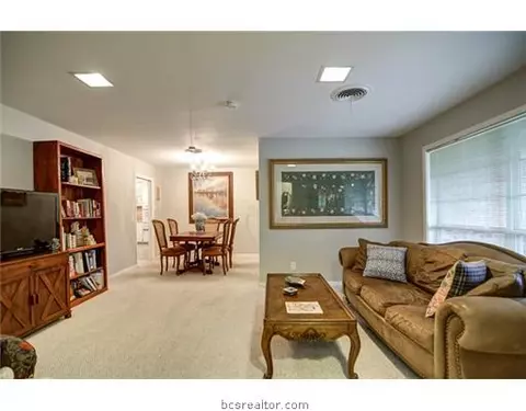 4000 Windowmere St, Bryan, TX 77802 photo 2