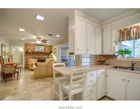 4000 Windowmere St, Bryan, TX 77802 photo 5