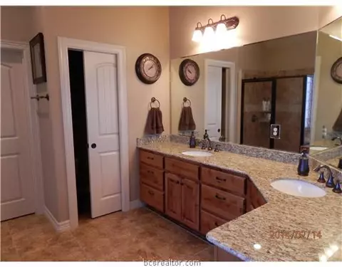 6597 Riverstone Dr, Bryan, TX 77808 photo 9