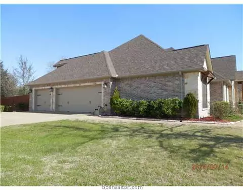 6597 Riverstone Dr, Bryan, TX 77808 photo 2