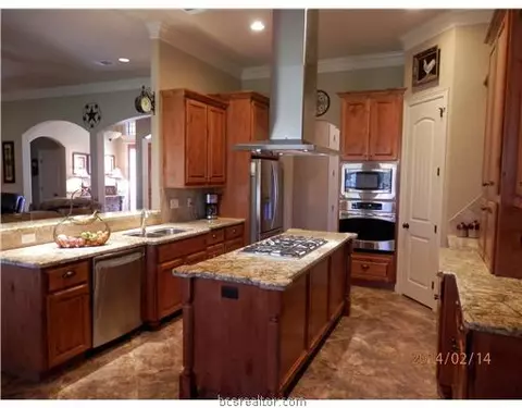 6597 Riverstone Dr, Bryan, TX 77808 photo 5