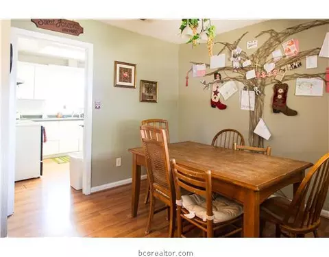 305 Fairway Dr, Bryan, TX 77801 photo 4