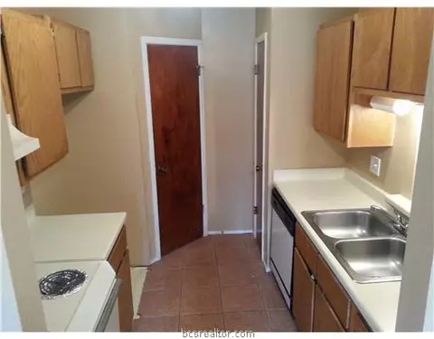 1107 Verde Dr, Bryan, TX 77801 photo 5
