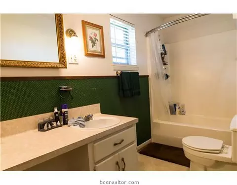 11204 Forsthoff Rd, Bryan, TX 77808 photo 8