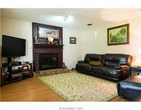 11204 Forsthoff Rd, Bryan, TX 77808 photo 3