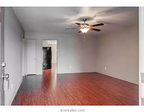 2108 Gateshead Rd, Bryan, TX 77801 photo 3