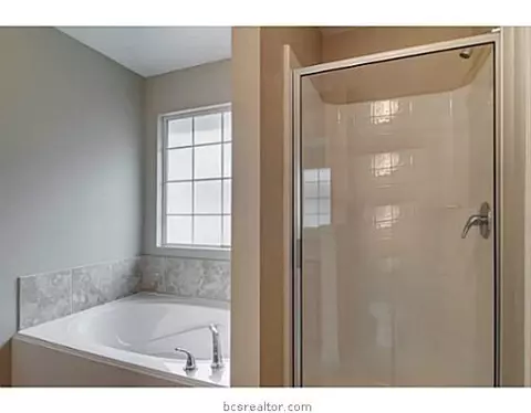 2108 Gateshead Rd, Bryan, TX 77801 photo 11