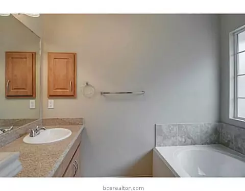 2108 Gateshead Rd, Bryan, TX 77801 photo 10