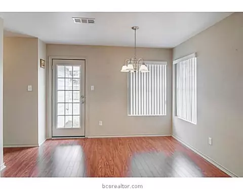 2108 Gateshead Rd, Bryan, TX 77801 photo 8