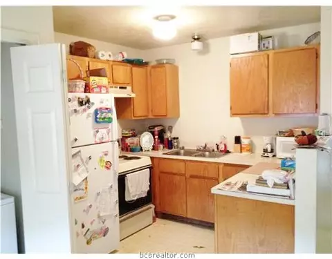 2807 Wildflower Dr, Bryan, TX 77802 photo 4
