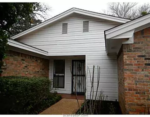 2909 Burning Tree Ct, Bryan, TX 77802 photo 2