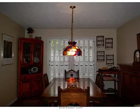 2909 Burning Tree Ct, Bryan, TX 77802 photo 6
