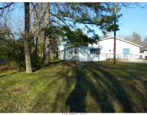 300 Waco St, Bryan, TX 77803 photo 3