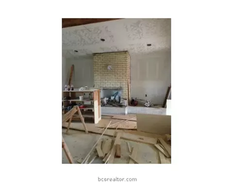 917 Park Ln, Bryan, TX 77802 photo 9