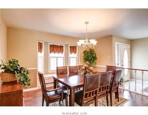 4579 Cliff Rd, Bryan, TX 77808 photo 12