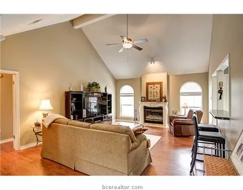 4579 Cliff Rd, Bryan, TX 77808 photo 8