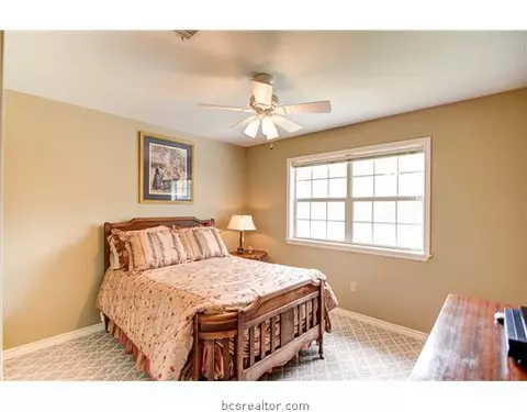 4579 Cliff Rd, Bryan, TX 77808 photo 15