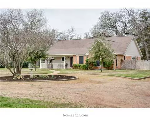4579 Cliff Rd, Bryan, TX 77808 photo 3
