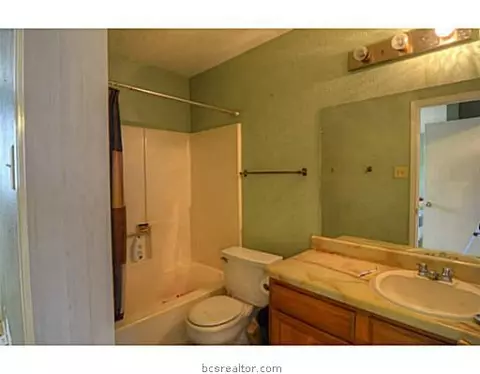 2100 Windsor Apt 20 Rd, College Station, TX 77802 photo 9