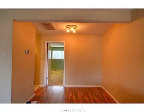 2100 Windsor Apt 20 Rd, College Station, TX 77802 photo 6
