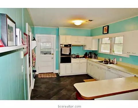 1109 E 25th St, Bryan, TX 77803 photo 8