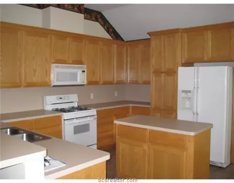 2310 Mercers, Bryan, TX 77808 photo 4