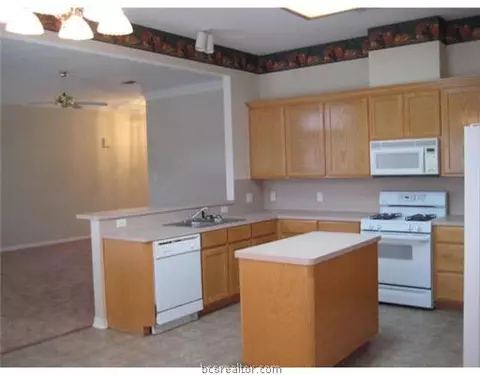 2310 Mercers, Bryan, TX 77808 photo 3