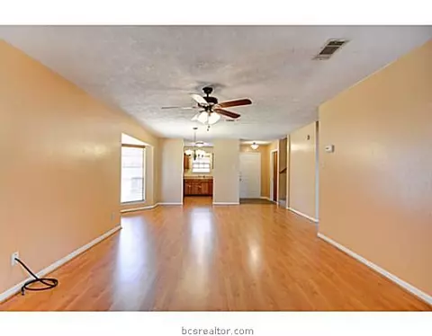 2811 Oakside Dr, Bryan, TX 77802 photo 6