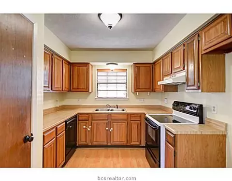 2811 Oakside Dr, Bryan, TX 77802 photo 10