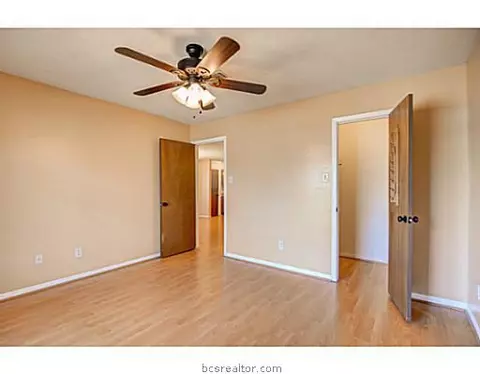 2811 Oakside Dr, Bryan, TX 77802 photo 14