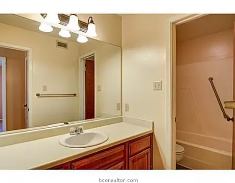 2811 Oakside Dr, Bryan, TX 77802 photo 21
