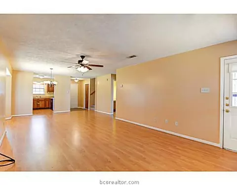 2811 Oakside Dr, Bryan, TX 77802 photo 7
