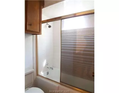 600 Cache Cove Ct # -B, Bryan, TX 77803 photo 17