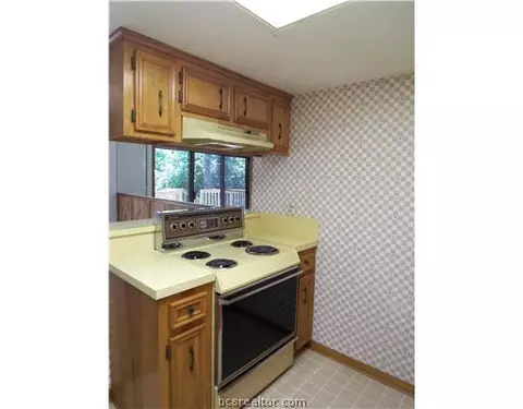 600 Cache Cove Ct # -B, Bryan, TX 77803 photo 12