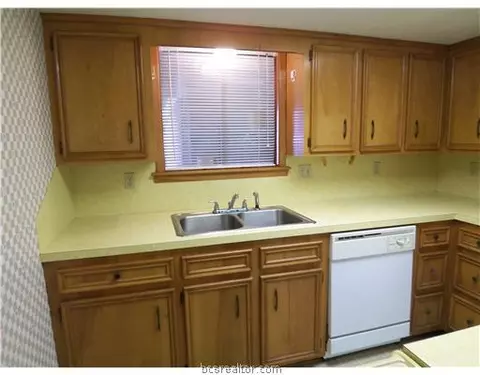 600 Cache Cove Ct # -B, Bryan, TX 77803 photo 11