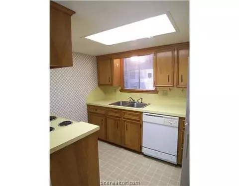 600 Cache Cove Ct # -B, Bryan, TX 77803 photo 10