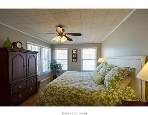 910 E North Ave N, Bryan, TX 77802 photo 7
