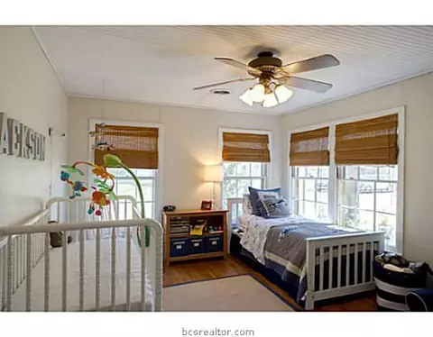 910 E North Ave N, Bryan, TX 77802 photo 9